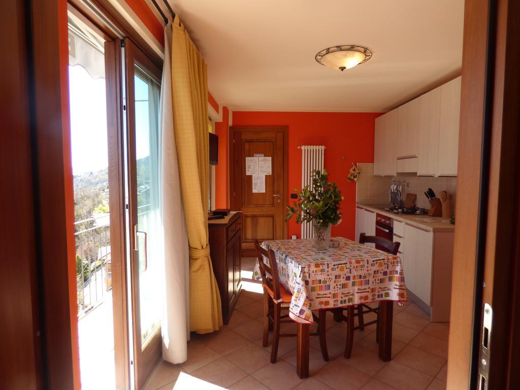 Casale Fe-Wo - Appartamenti Con Vista Lago カンネロ・リヴィエーラ 部屋 写真