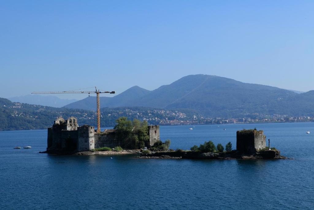 Casale Fe-Wo - Appartamenti Con Vista Lago カンネロ・リヴィエーラ エクステリア 写真